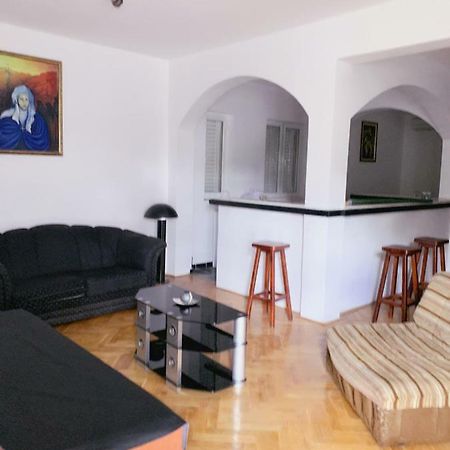 Hostel Holiday Cetinje Extérieur photo