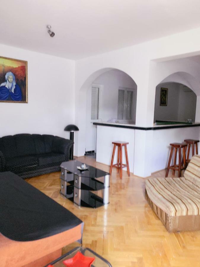 Hostel Holiday Cetinje Extérieur photo