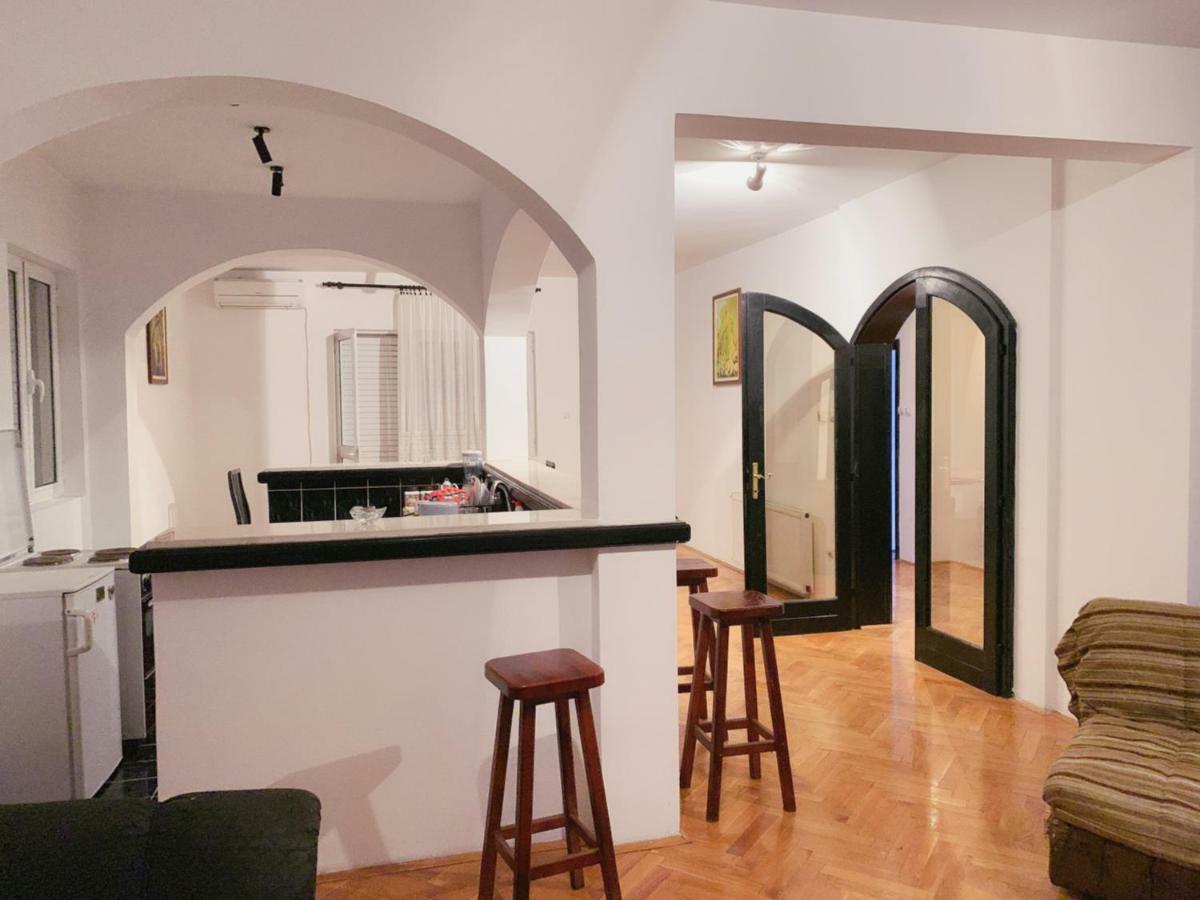 Hostel Holiday Cetinje Extérieur photo