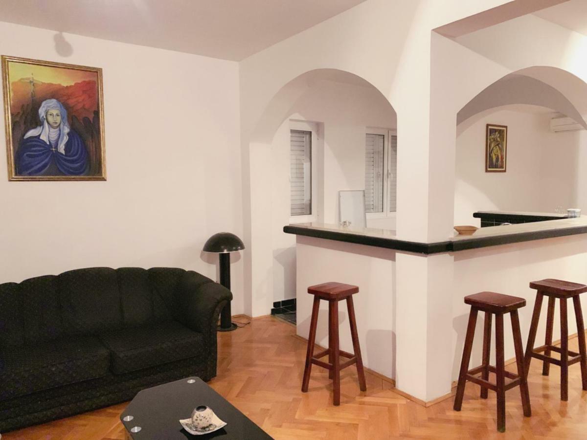 Hostel Holiday Cetinje Extérieur photo
