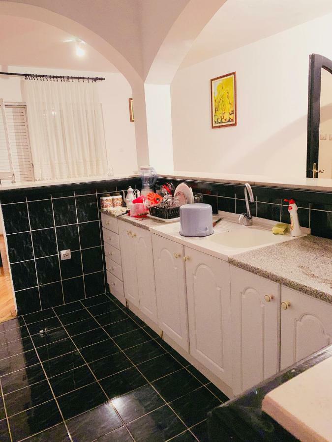 Hostel Holiday Cetinje Extérieur photo