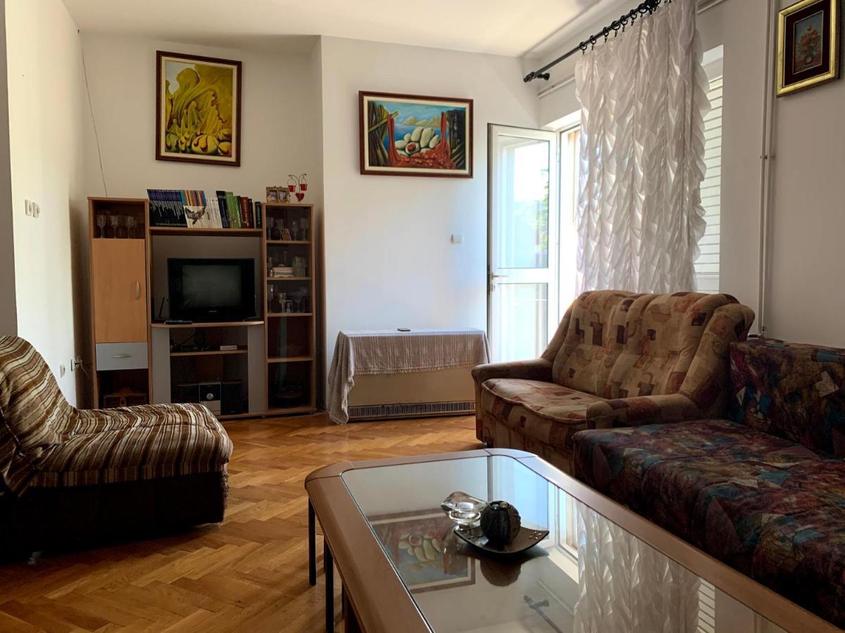 Hostel Holiday Cetinje Extérieur photo