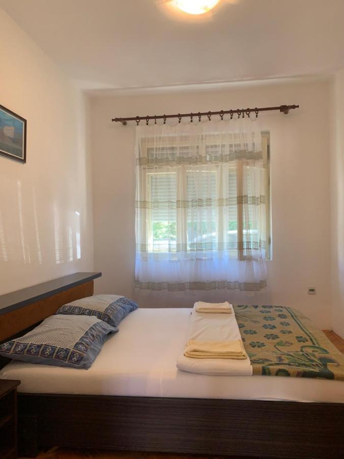 Hostel Holiday Cetinje Extérieur photo
