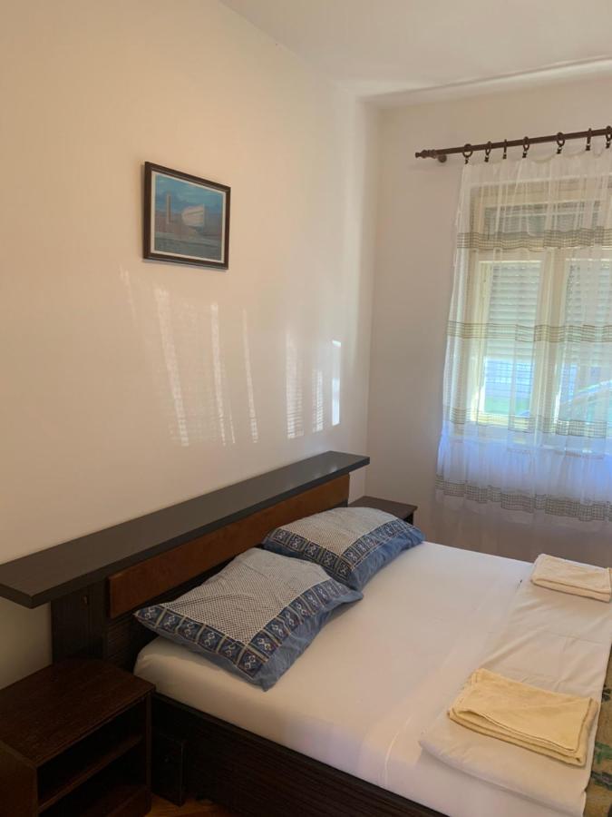 Hostel Holiday Cetinje Extérieur photo