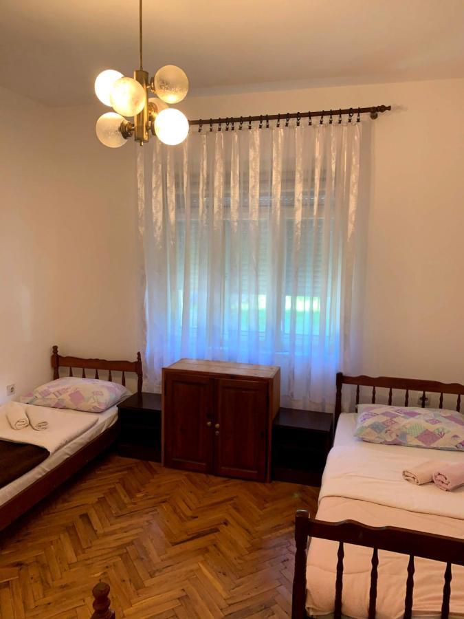 Hostel Holiday Cetinje Extérieur photo