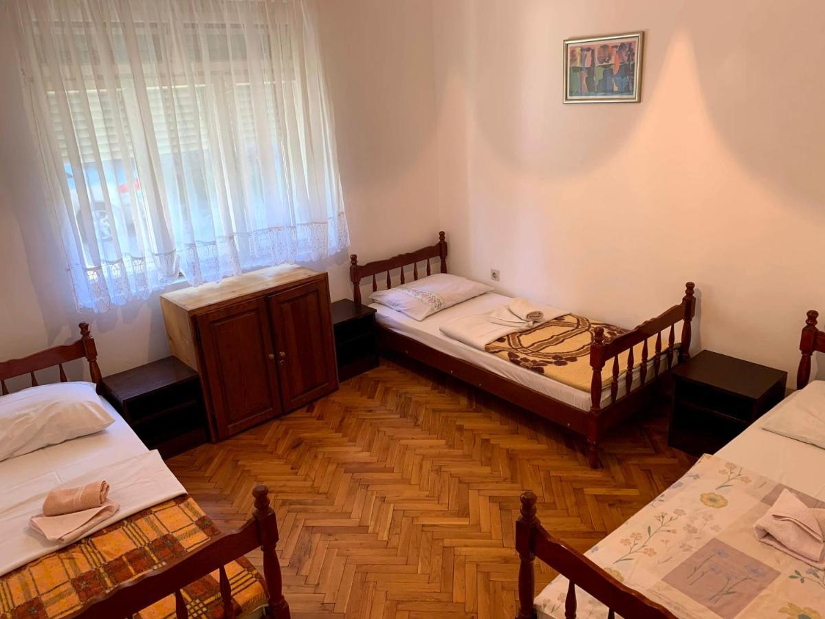 Hostel Holiday Cetinje Extérieur photo