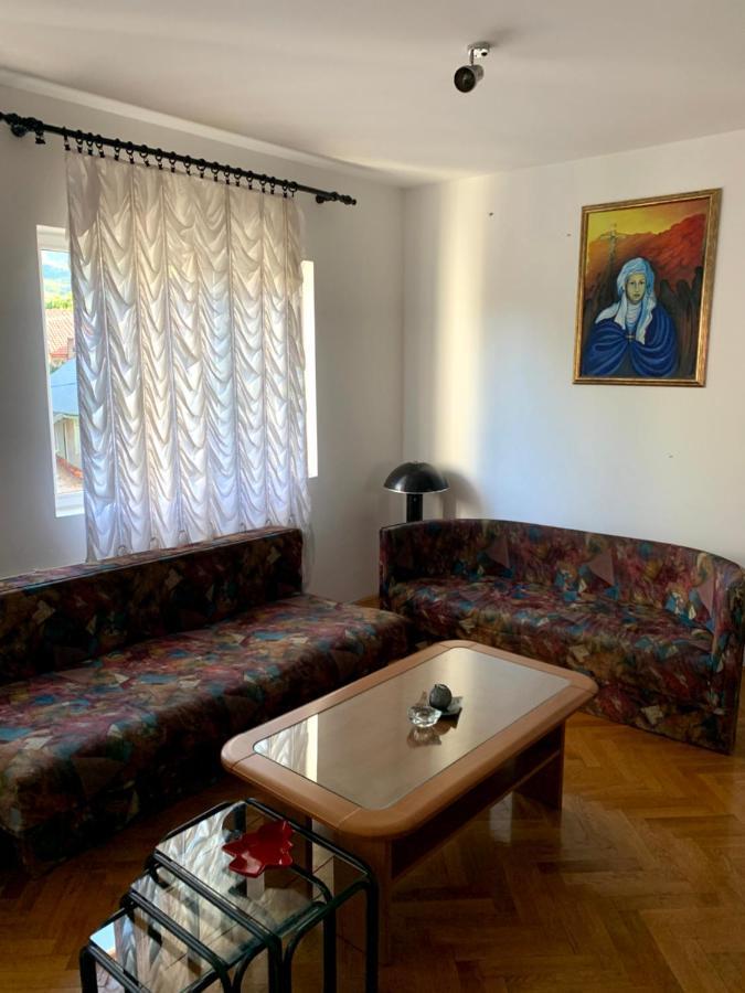 Hostel Holiday Cetinje Extérieur photo